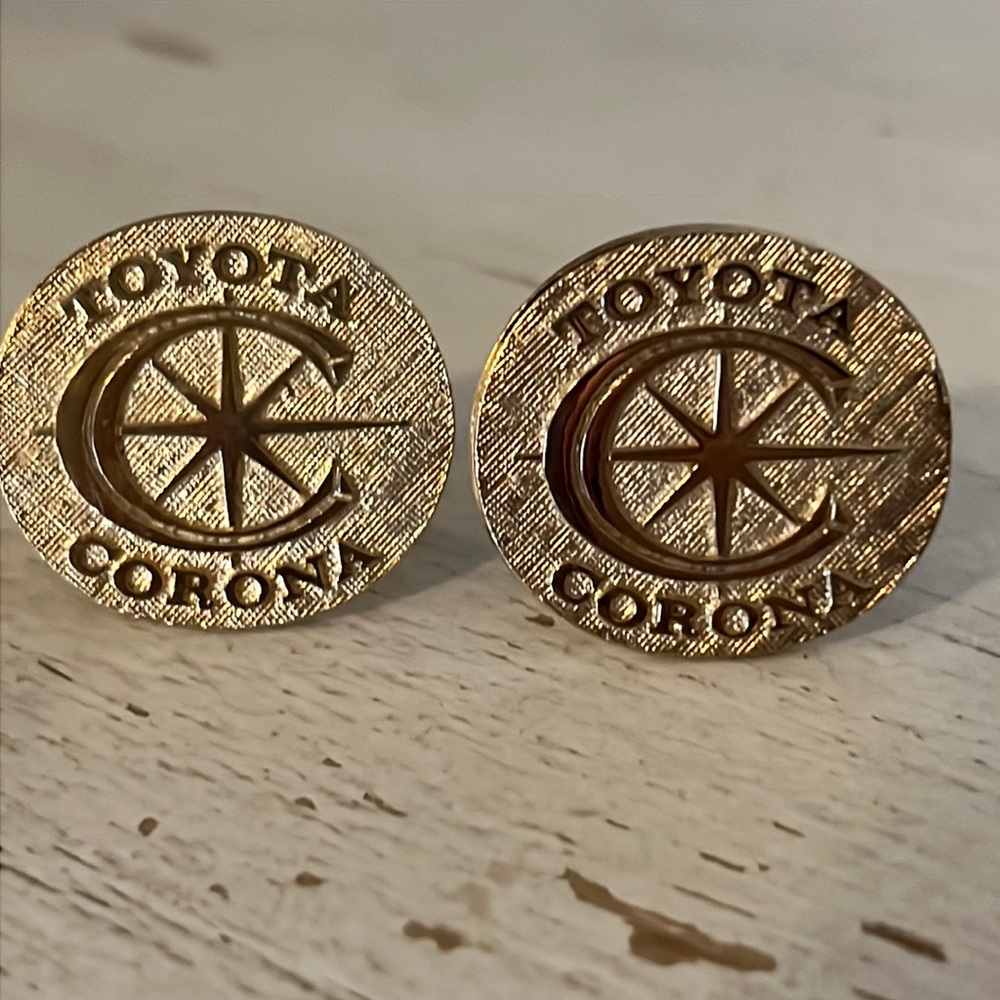 70’s vintage Dealership Toyota Corona gold plated cuff links